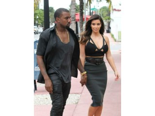 Kim Kardashian, black- listée à Hollywood,  appelle Kanye West à  l'aide